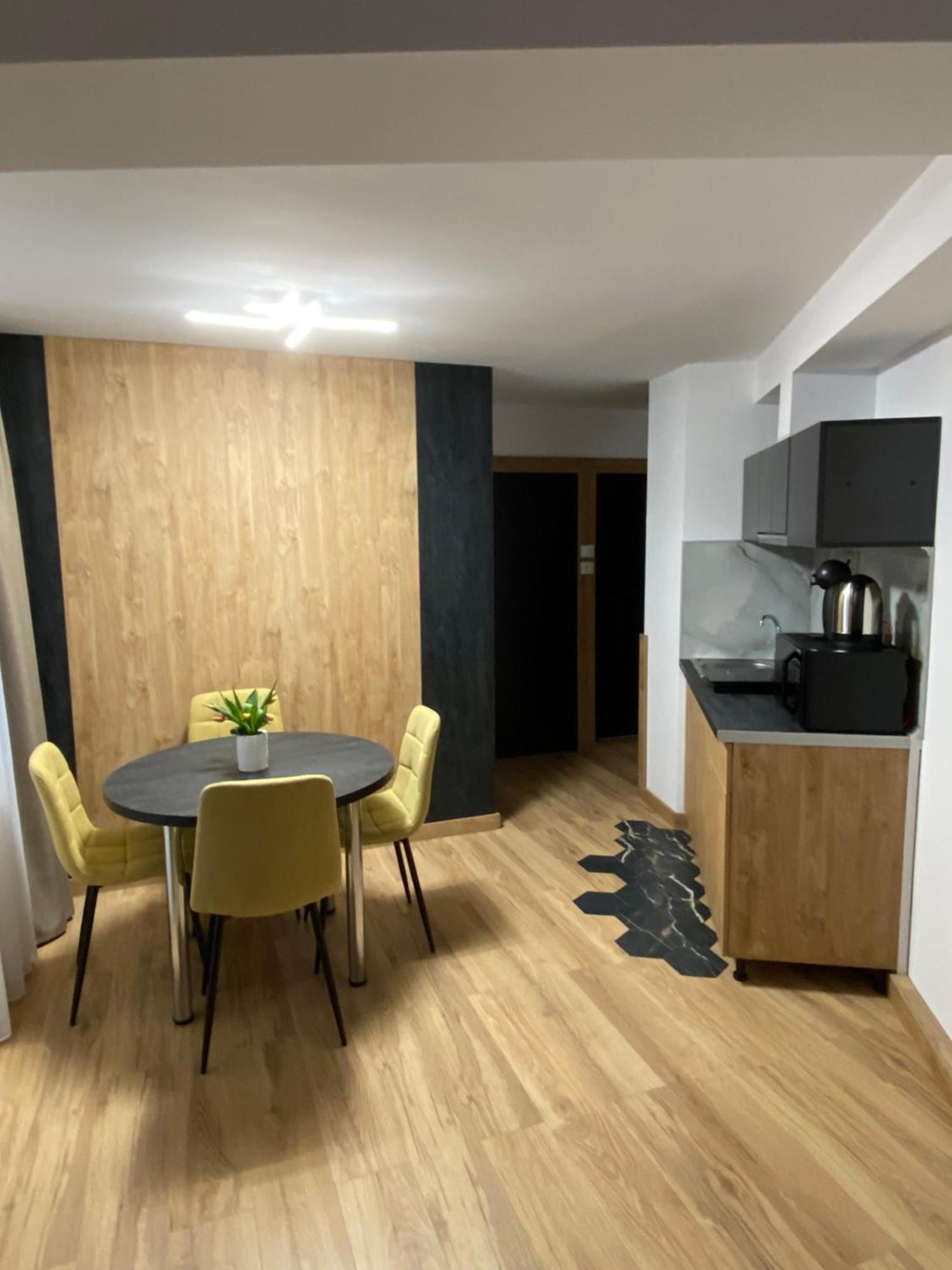 Apartament Pensiunea Liziera Buşteni Exterior foto