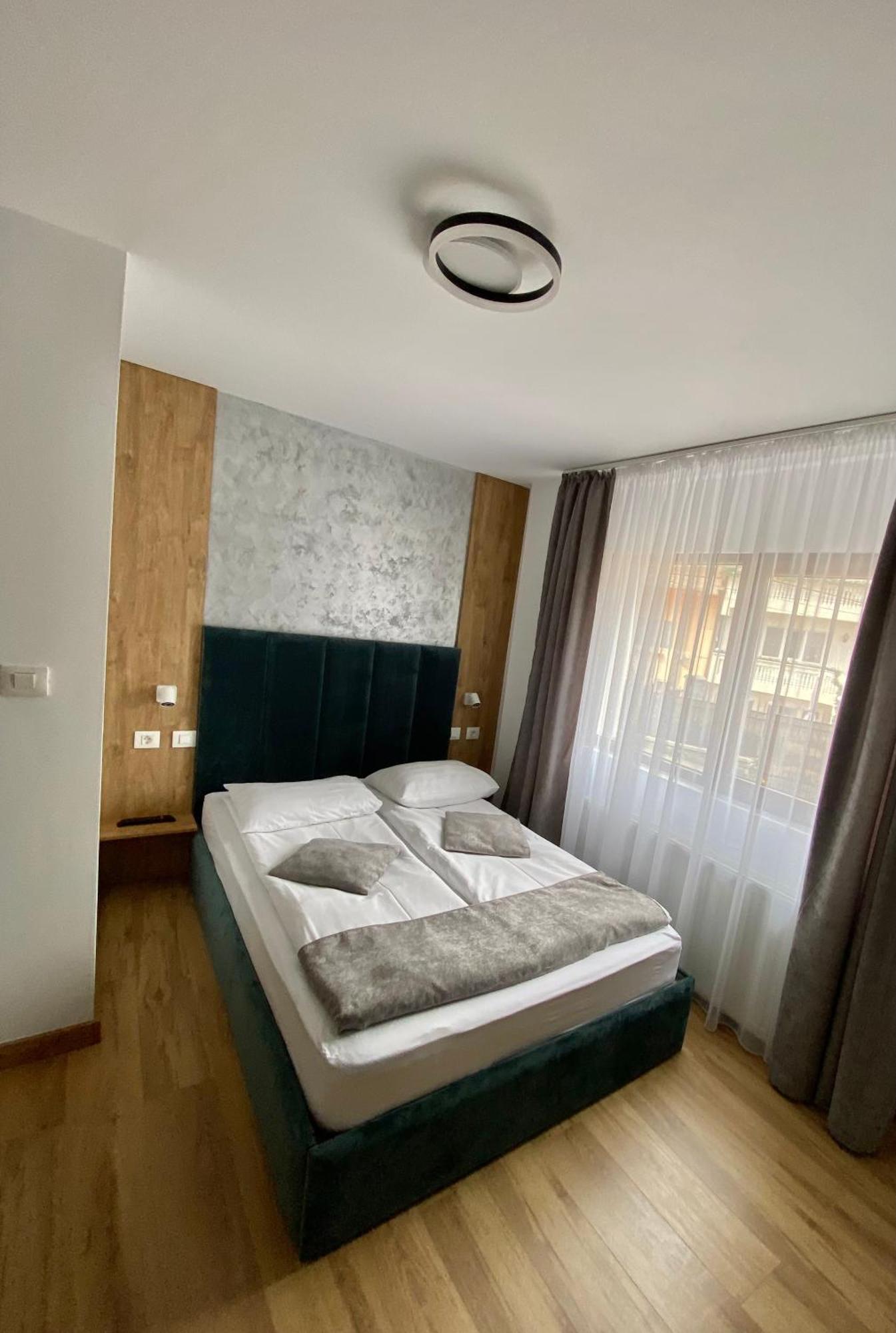 Apartament Pensiunea Liziera Buşteni Exterior foto